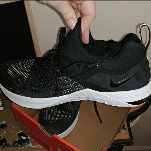 NEW Nike | Black White Metcon 3 Sneakers Athletic Training Shoes 12 Women's - Picture 3 of 11